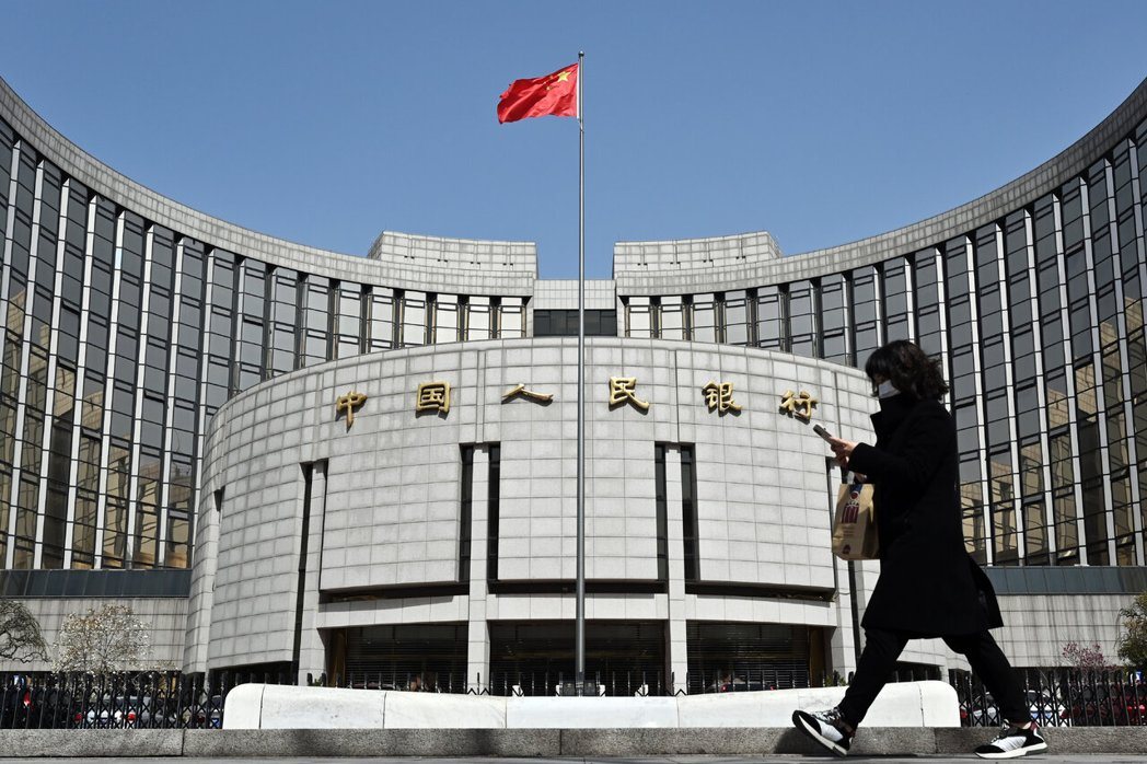 路透28日报导,消息人士称,中国人民银行(大陆央行)近期罕见要求部分银行在4月扩... 路透28日报导,消息人士称,中国人民银行(大陆央行)近期罕见要求部分银行在4月扩...