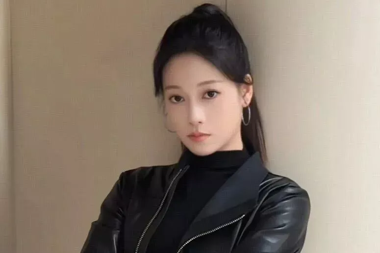 吴柳芳为家乡柳州捐款2万元:刚还完债 这次尽自己所能