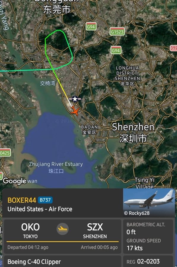 美国空军专责载运要员运输机29日罕见降落深圳宝安国际机场,外界猜测与日前被运送到香港的F-35零件有关。 图:翻摄「X」@NZ_Trav